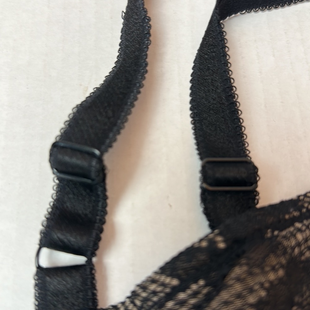 Wacoal black lace bra with adjustable straps - Picture 7 of 8